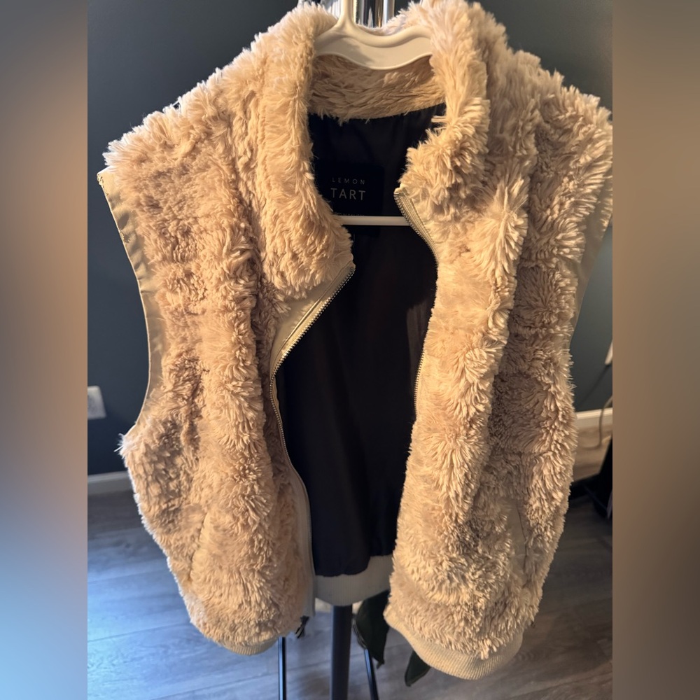 Lemon Tart Women's Tan Faux Fur Vest